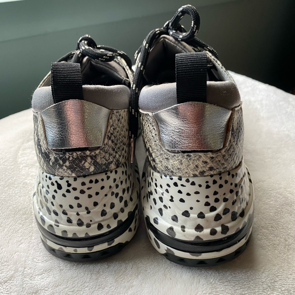 STEVE MADDEN SNEAKERS - Picture 5 of 5
